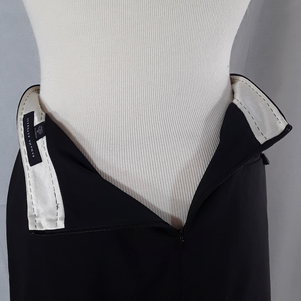 Banana Republic black wool straight skirt - Picture 4 of 4